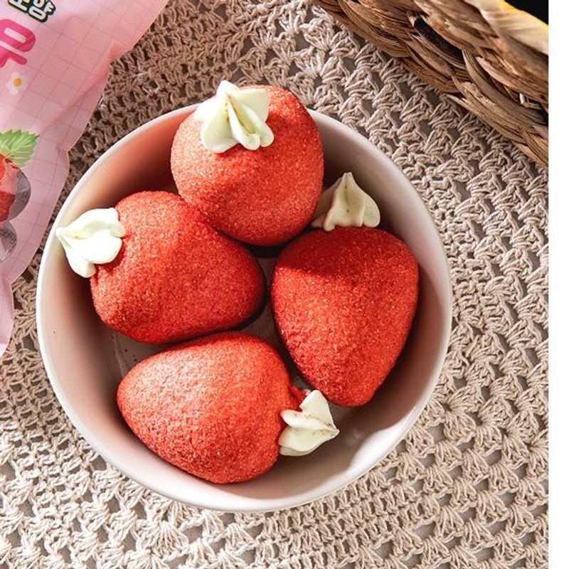 Marshmallow Giant Strawberries 